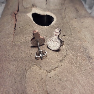 Nyírfából készült, lézergravírozott, kézzel festett, bájitalos üvegcse pontfülbevaló - ékszer - fülbevaló - fülékszer - Meska.hu