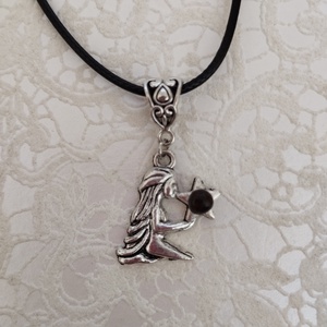 Szűz medál - ékszer - nyaklánc - medál - Meska.hu