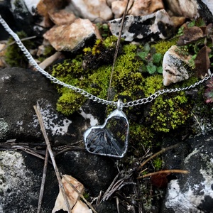 Szív alakú üveg medál, Újrahasznosított - ékszer - nyaklánc - medálos nyaklánc - Meska.hu