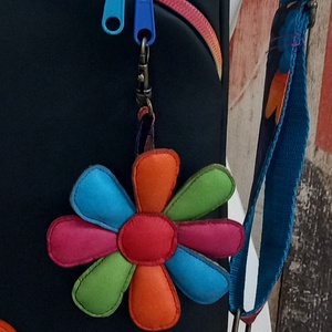 Virágos kulcstartó  táska dísz Anyák napjára  - táska & tok - kulcstartó & táskadísz - kulcstartó - Meska.hu