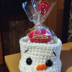 Hóember ajándék átadó horgolásminta - Meska.hu