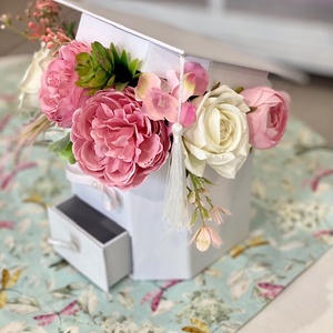 Fehér kalapos ballagási doboz - pénzátadó fiókkal - otthon & életmód - dekoráció - virágdísz és tartó - virágbox, virágdoboz - Meska.hu