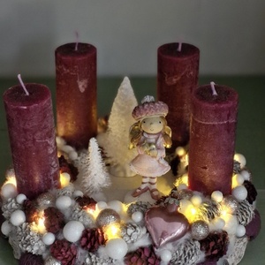 Sötét mályva adventi asztaldísz, Karácsony, Adventi díszek, Adventi asztaldísz, Virágkötés, MESKA