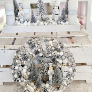 Elegáns ezüst Diótörő karácsonyi ajtódísz - karácsony - karácsonyi lakásdekoráció - karácsonyi ajtódíszek - Meska.hu