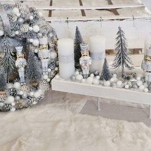 Elegáns ezüst-fehér Diótörő adventi asztaldísz - karácsony - adventi díszek - adventi asztaldísz - Meska.hu