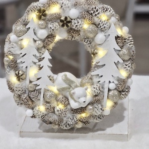 Pezsgő jegesmacis karácsonyi ajtódísz, Karácsony, Karácsonyi lakásdekoráció, Karácsonyi ajtódíszek, Virágkötés, MESKA