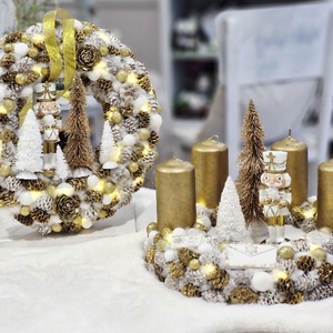 Elegáns, arany Diótörő karácsonyi ajtódísz - karácsony - karácsonyi lakásdekoráció - karácsonyi ajtódíszek - Meska.hu