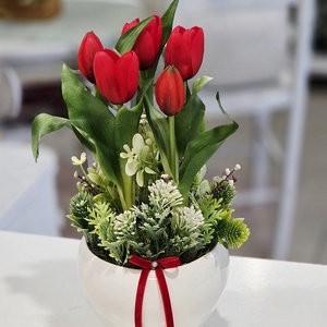 Piros tulipános tavaszi asztaldísz  - Meska.hu