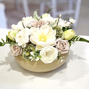 Barna tál magnóliás tavaszi asztaldísz  - Meska.hu