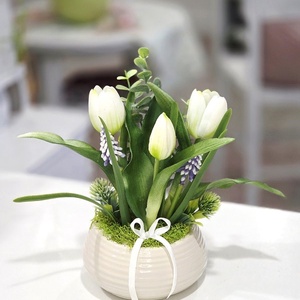 Bézs tálas tulipános tavaszi asztaldísz  - Meska.hu