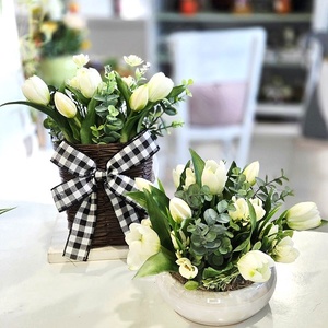 Fehér tulipános tál tavaszi asztaldísz  - otthon & életmód - dekoráció - asztal és polc dekoráció - asztaldísz - Meska.hu