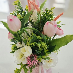 Rózsaszín kaspós tulipános tavaszi asztaldísz  - otthon & életmód - dekoráció - asztal és polc dekoráció - asztaldísz - Meska.hu