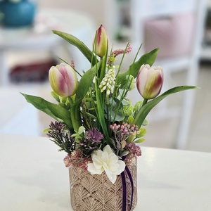 Lila tulipános tavaszi asztaldísz  - Meska.hu