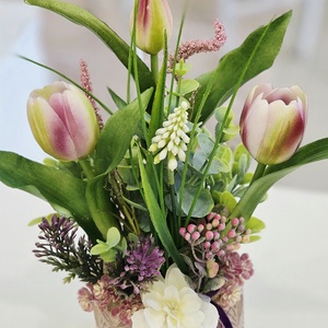 Lila tulipános tavaszi asztaldísz  - otthon & életmód - dekoráció - asztal és polc dekoráció - asztaldísz - Meska.hu