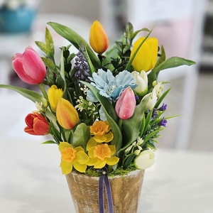 Fa hatású kaspó színes tulipános tavaszi asztaldísz  - Meska.hu