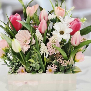  Fehér fa ládás rózsaszín tulipános tavaszi asztaldísz - otthon & életmód - dekoráció - asztal és polc dekoráció - asztaldísz - Meska.hu