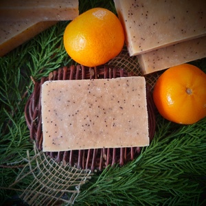Mandarinos-mákos szappan sheavajjal - Meska.hu