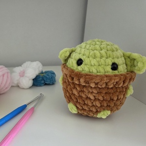 Grogu / Yoda ihlette mini plüss - zsenília fonalból - Meska.hu