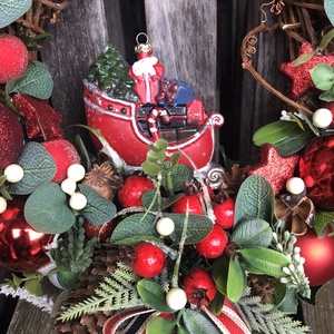 Karácsonyi ajtódísz pirosra hangolva - karácsony - karácsonyi lakásdekoráció - karácsonyi ajtódíszek - Meska.hu