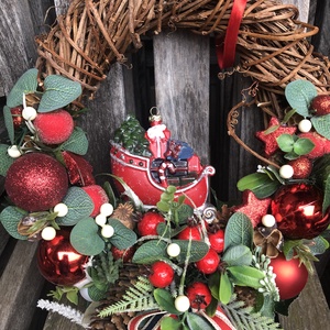 Karácsonyi ajtódísz pirosra hangolva, Karácsony, Karácsonyi lakásdekoráció, Karácsonyi ajtódíszek, Virágkötés, MESKA