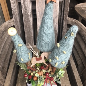 Karácsonyi asztaldísz fenyőfákkal - karácsony - karácsonyi lakásdekoráció - ünnepi asztaldekoráció - Meska.hu