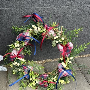 Ünnepi ajtódísz kockásban - Meska.hu