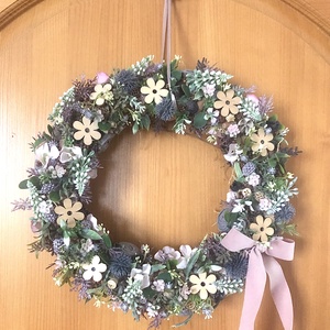 Kedves ajtódísz favirágokkal - otthon & életmód - dekoráció - ajtó- és ablak dekoráció - ajtódísz & kopogtató - Meska.hu