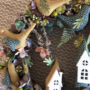 Ajtódísz textil díszekkel - otthon & életmód - dekoráció - ajtó- és ablak dekoráció - ajtódísz & kopogtató - Meska.hu