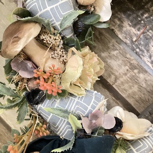 Ajtódísz/kopogtató szivecskékkel, gombákkal - otthon & életmód - dekoráció - ajtó- és ablak dekoráció - ajtódísz & kopogtató - Meska.hu