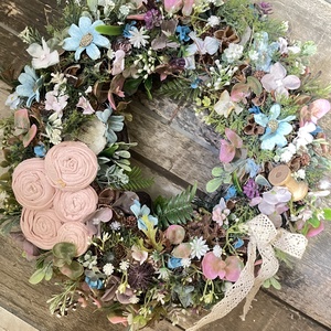 Ajtódísz kisvirágokkal, Otthon & Életmód, Dekoráció, Ajtó- és ablak dekoráció, Ajtódísz & Kopogtató, Virágkötés, MESKA