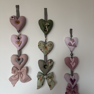 Lakásdekoráció szivecskékkel , Otthon & Életmód, Dekoráció, Ajtó- és ablak dekoráció, Ajtódísz & Kopogtató, Varrás, MESKA