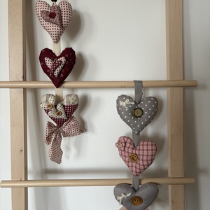 Lakásdekorációk textil szivecskékből, Otthon & Életmód, Dekoráció, Ajtó- és ablak dekoráció, Ajtódísz & Kopogtató, Varrás, MESKA