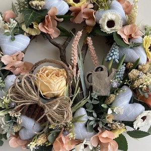 Ajtódísz kosárkával szivecskékkel tavasz-nyár - otthon & életmód - dekoráció - ajtó- és ablak dekoráció - ajtódísz & kopogtató - Meska.hu