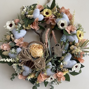 Ajtódísz kosárkával szivecskékkel tavasz-nyár - otthon & életmód - dekoráció - ajtó- és ablak dekoráció - ajtódísz & kopogtató - Meska.hu