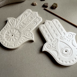 Hamsa keze füstölőtartó selyemfénnyel - otthon & életmód - dekoráció - dísztárgy - Meska.hu