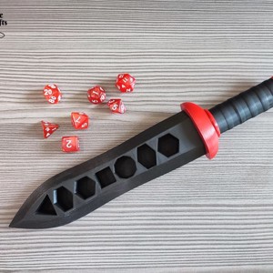 Nagy - Méretű kard formájú kockatartó D20 sziluettel + AJÁNDÉK - játék & sport - táblajáték és kártyajáték - társasjátékok - dobókocka - Meska.hu