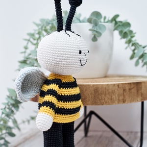 BALTAZÁR a méhecske, horgolt mesefigura (Bogyó és Babóca)  - játék & sport - plüssállat & játékfigura - plüss mesefigurák - Meska.hu