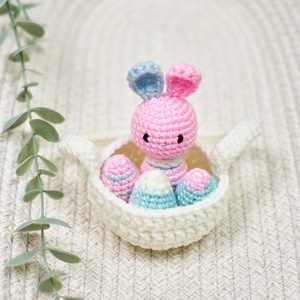  Húsvéti csomag: horgolt nyuszi tojásokkal kosárkában (limitált), Játék & Sport, Plüssállat & Játékfigura, Nyuszi, Horgolás, Hímzés, MESKA