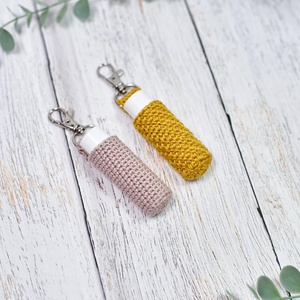 Horgolt ajakápoló tartó, karabineres táskadísz - táska & tok - kulcstartó & táskadísz - kulcstartó - Meska.hu