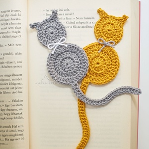 Horgolt cicás könyvjelző  - könyv & zene - könyvjelző - Meska.hu