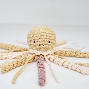 Horgolt KÖZEPES homokszínű polip - játék & sport - babalátogató ajándékcsomag - Meska.hu Horgolt KÖZEPES homokszínű polip - játék & sport - babalátogató ajándékcsomag - Meska.hu