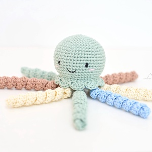 Horgolt KIS rezeda polip - játék & sport - babalátogató ajándékcsomag - Meska.hu