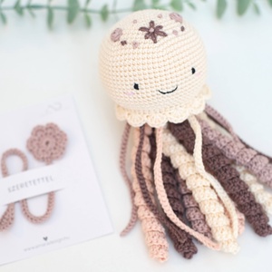 Virághímzett horgolt nagy polip könyvjelzővel � szeretettel anyukáknak  - Meska.hu