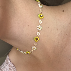 Százszorszép és napraforgó Choker, Ékszer, Nyaklánc, Gyöngyös nyaklánc, Gyöngyfűzés, gyöngyhímzés, MESKA