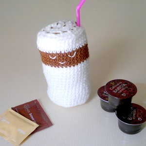 vidám horgolt latte macchiato - a kávé szerelmeseinek - otthon & lakás - dekoráció - asztaldísz - Meska.hu vidám horgolt latte macchiato - a kávé szerelmeseinek - otthon & lakás - dekoráció - asztaldísz - Meska.hu