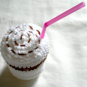 vidám horgolt latte macchiato - a kávé szerelmeseinek - otthon & lakás - dekoráció - asztaldísz - Meska.hu vidám horgolt latte macchiato - a kávé szerelmeseinek - otthon & lakás - dekoráció - asztaldísz - Meska.hu