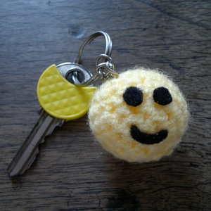 kis mosolygó, síró, kacsintó, szerelmes smiley kulcstartó, Táska & Tok, Kulcstartó & Táskadísz, Kulcstartó, Horgolás, Meska