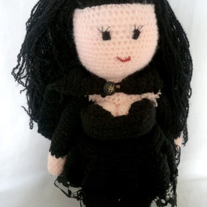 Bellatrix Lestrange horgolt figura a Harry Potter világából - játék & sport - plüssállat & játékfigura - ember - Meska.hu