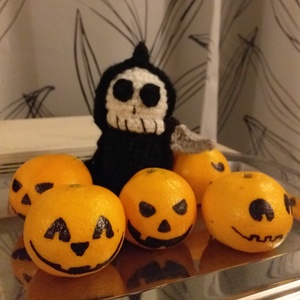 Horgolt zord kaszás figura - otthon & életmód - dekoráció - halloween - halloweeni figurák - Meska.hu