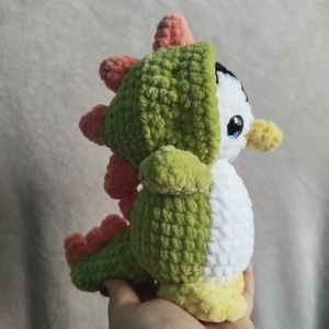 Horgolt dinó ruhás pingvin - játék & sport - plüssállat & játékfigura - plüss dínók - Meska.hu